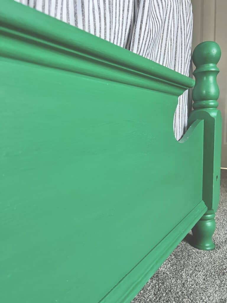 The footboard with BDSFP Emerald Green.