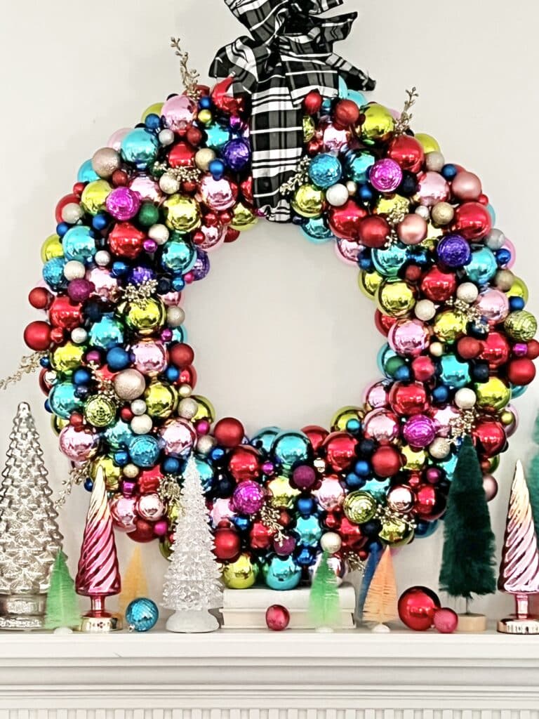 Christmas ornament wreath DIY: A pool noodle Christmas ornament wreath.