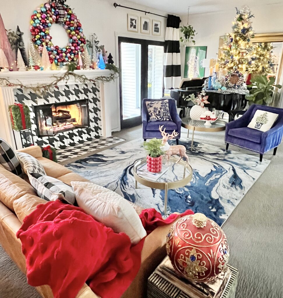 This colorful Christmas home tour shows a welcoming living room conversation area.