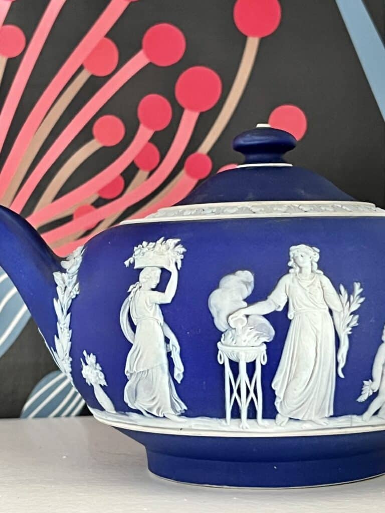 A blue and white teapot.
