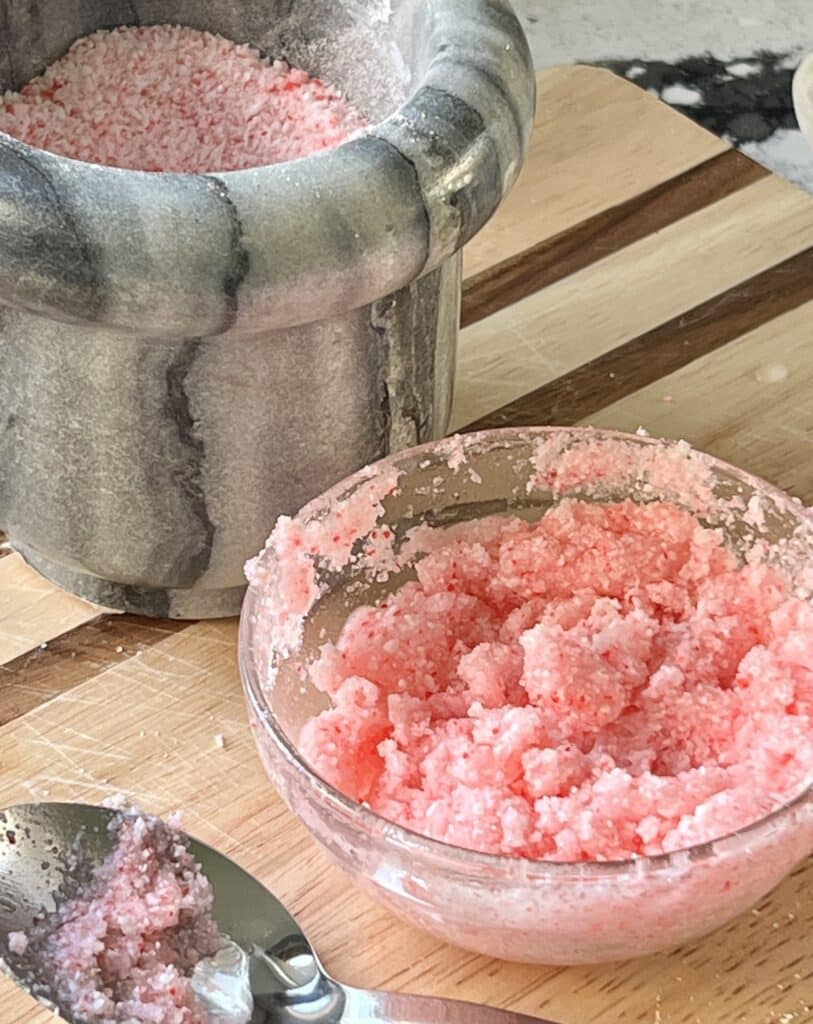 A peppermint lip scrub in glass bowl.