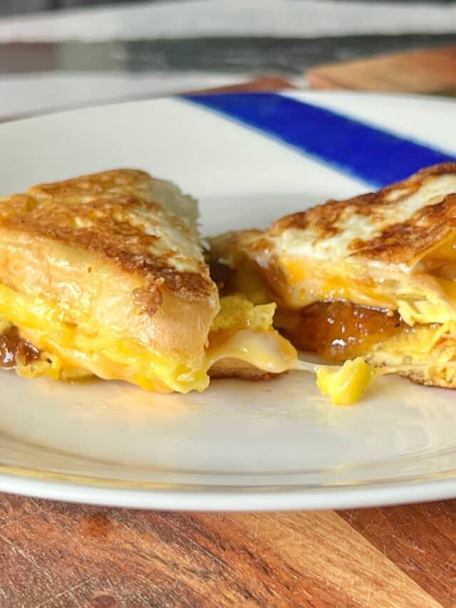 One-pan-egg-breakfast-sandwich-Sonata-Home-Design-scaled