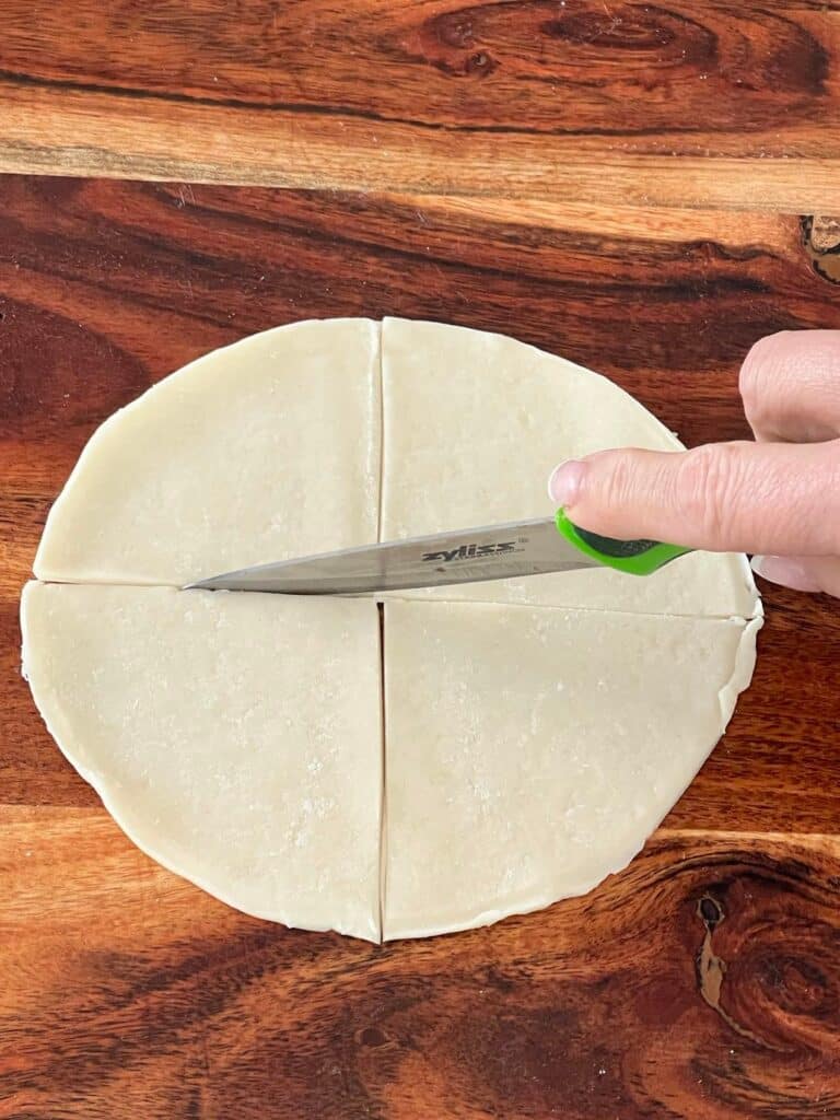 fall cookie recipe: Cut a pastry round into quarters.