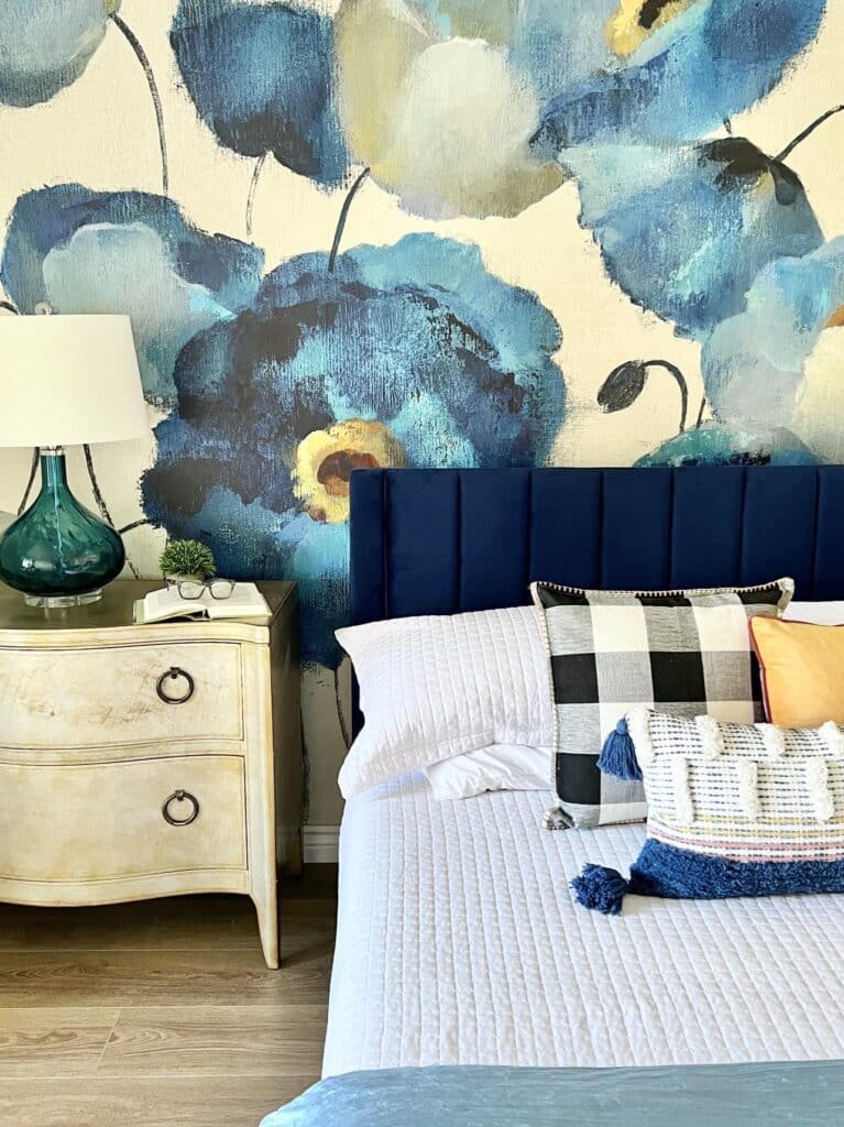 How to hang a wallpaper mural.