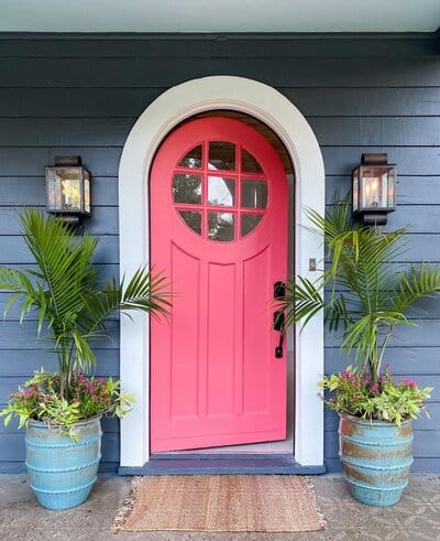 Colored door by Simply Southern Cottage.
