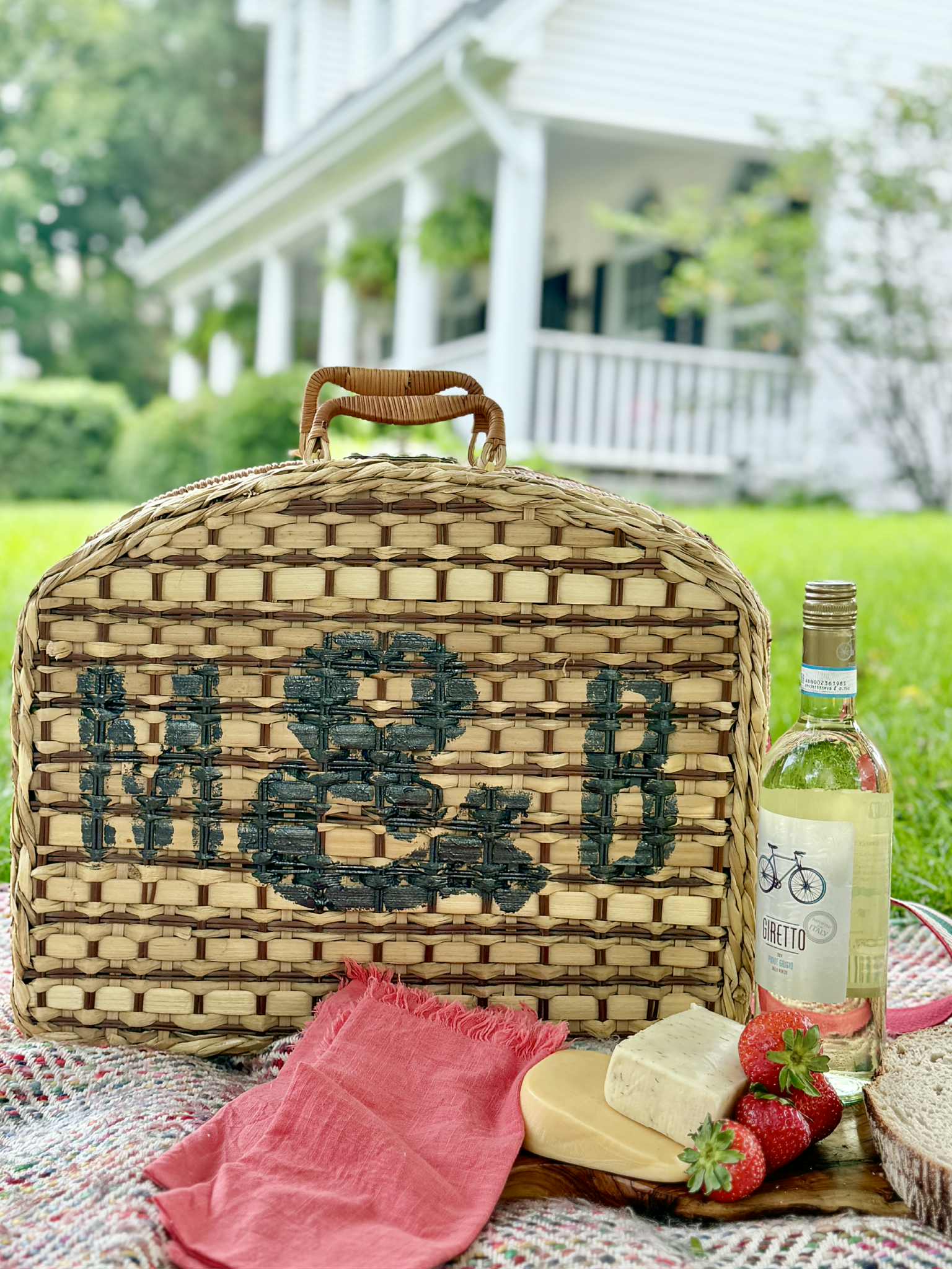 DIY Picnic Basket Makeover: Posh Picnic on a Budget