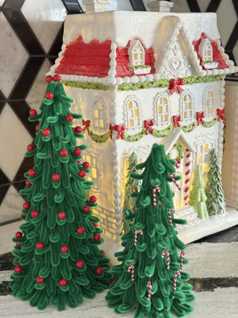 Easy and Elegant DIY Pipe Cleaner Christmas Tree