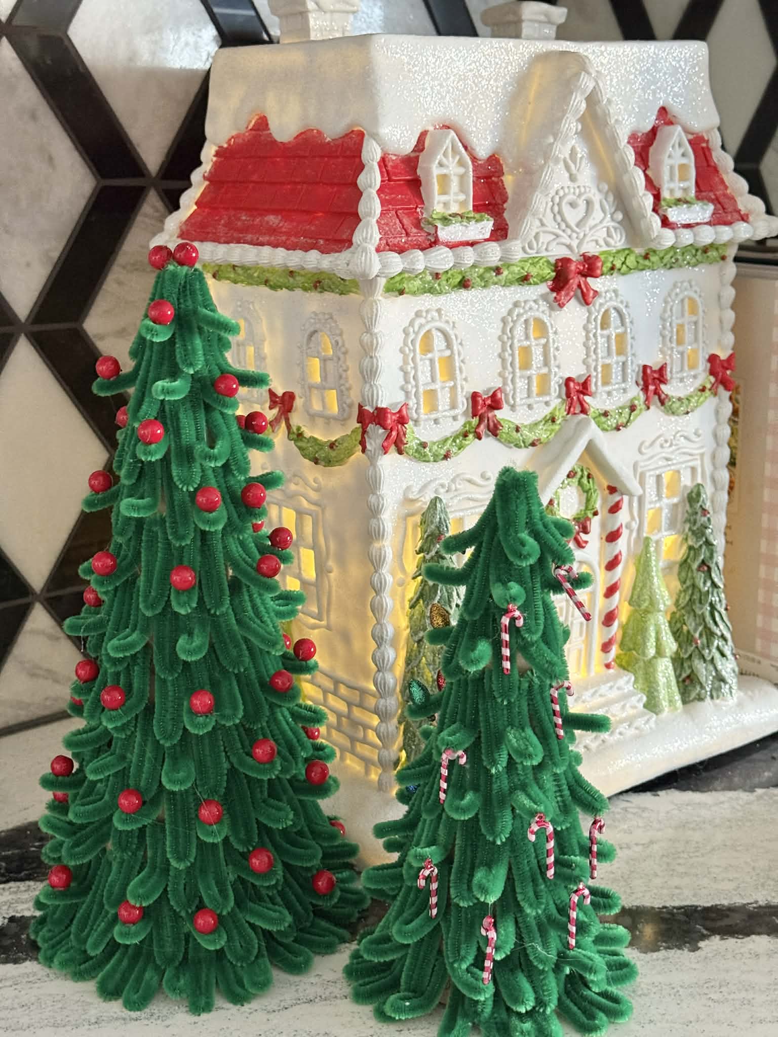 Easy and Elegant DIY Pipe Cleaner Christmas Tree